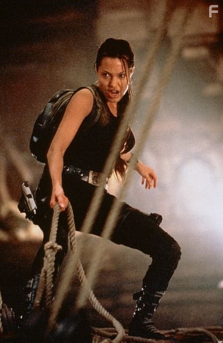 Angelina Jolie in Лара Крофт: Расхитительница гробниц (2001)