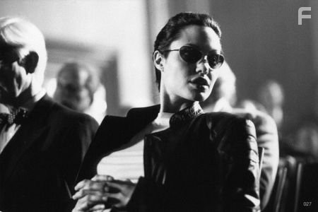 Angelina Jolie in Лара Крофт: Расхитительница гробниц (2001)