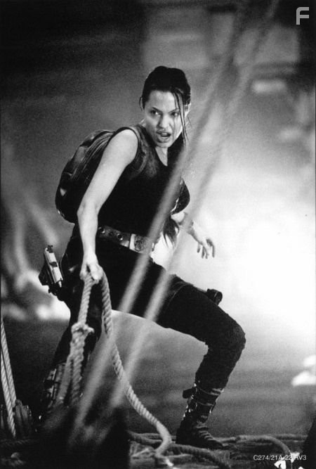 Angelina Jolie in Лара Крофт: Расхитительница гробниц (2001)