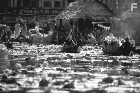 Angelina Jolie in Лара Крофт: Расхитительница гробниц (2001)