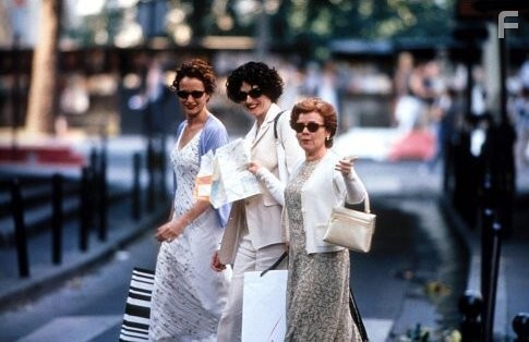 Andie MacDowell, Imelda Staunton, and Anna Chancellor in Клуб неудачниц (2001)