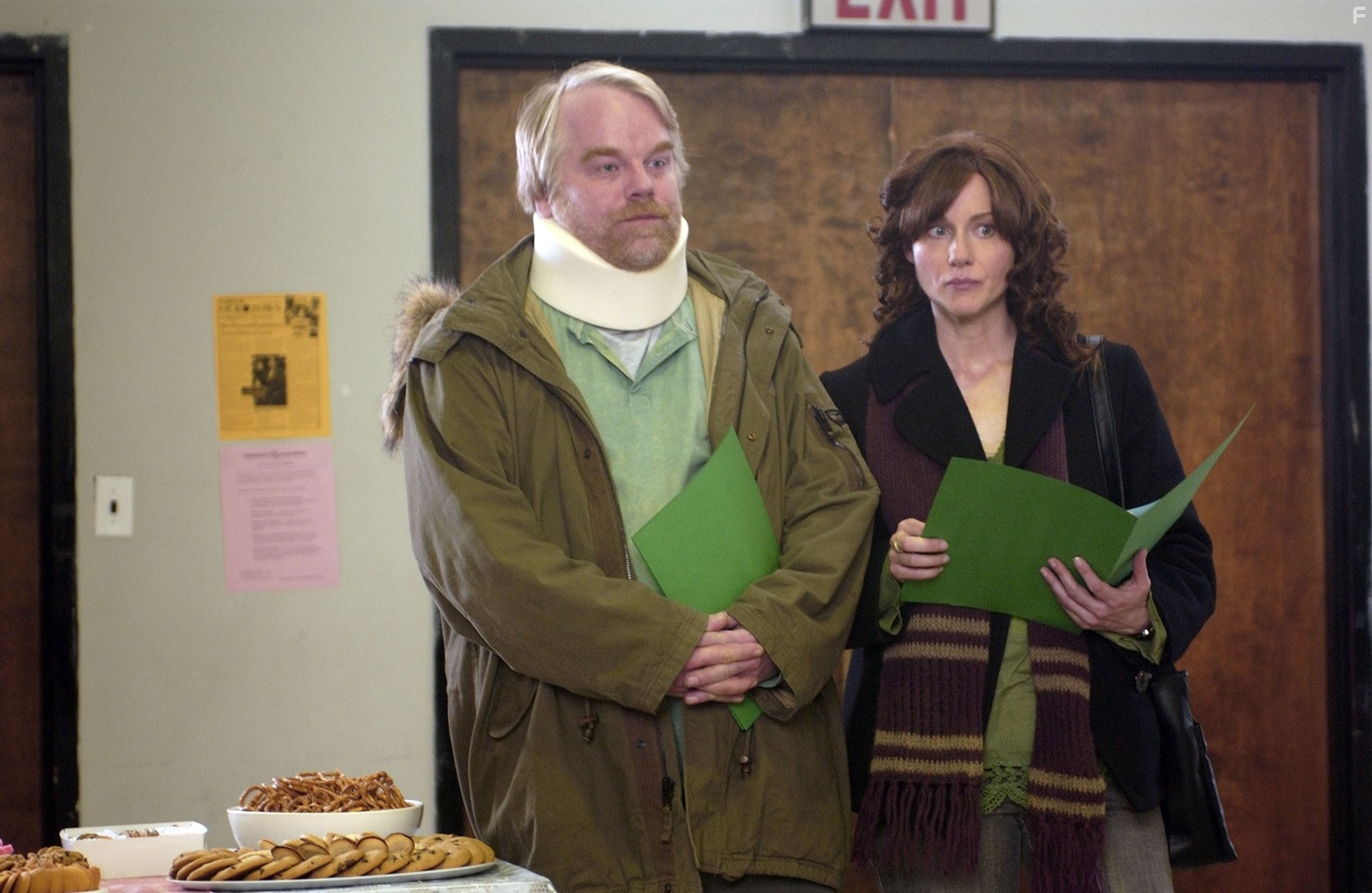 Philip Seymour Hoffman and Laura Linney in Дикари (2007)