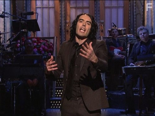 Russell Brand in Субботним вечером в прямом эфире (1975)