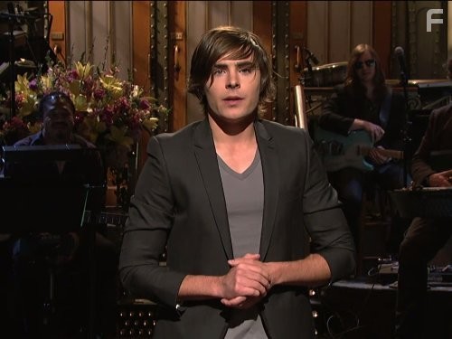 Zac Efron in Субботним вечером в прямом эфире (1975)