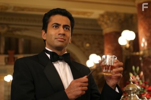 Kal Penn in Король вечеринок 2 (2006)