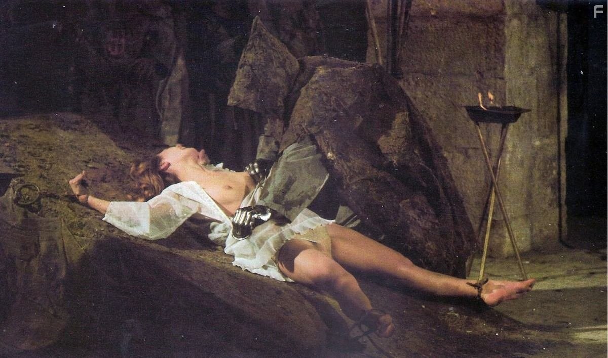 Britt Nichols in Чeрная месса (1972)