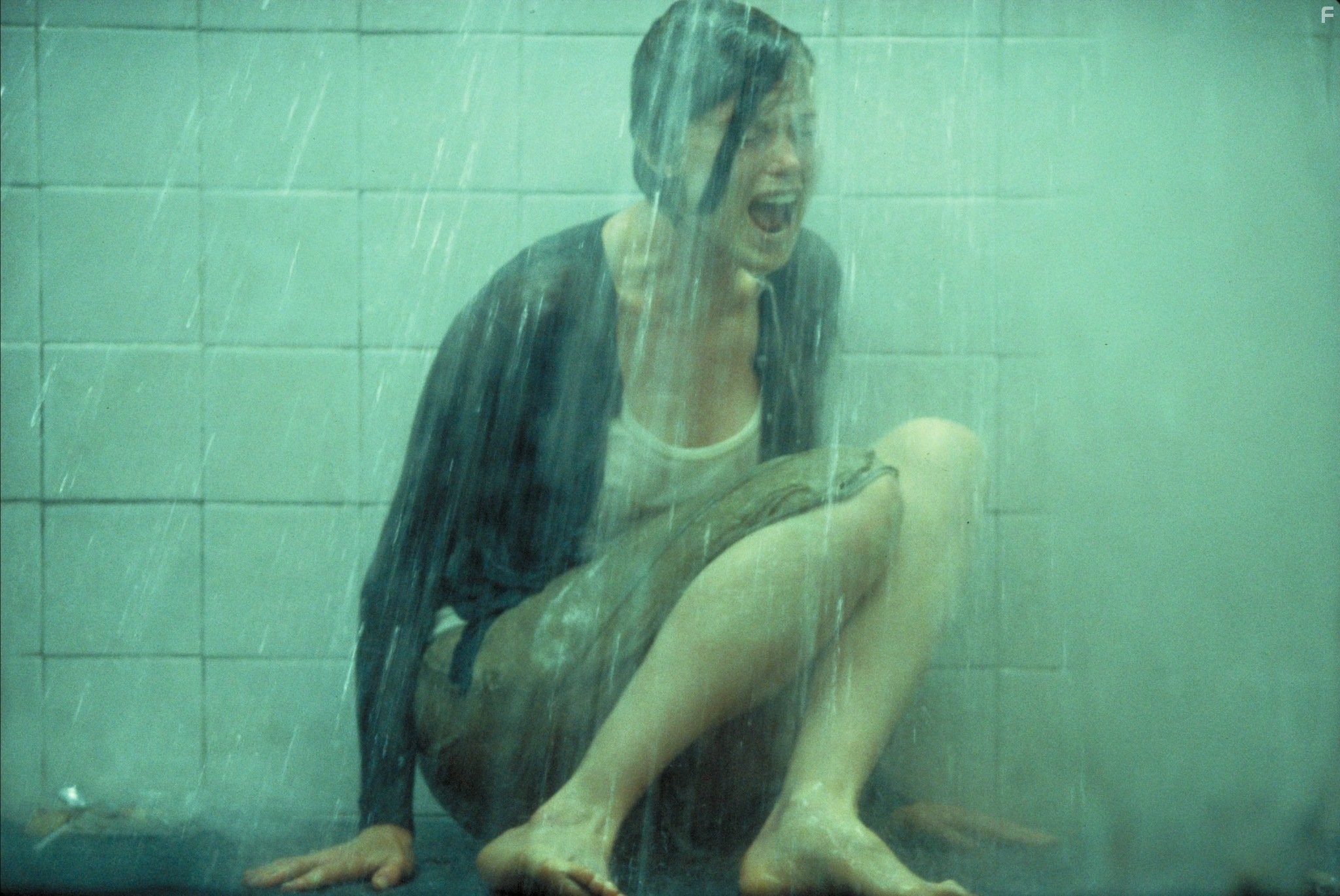 Catherine Sutherland in Клетка (2000)