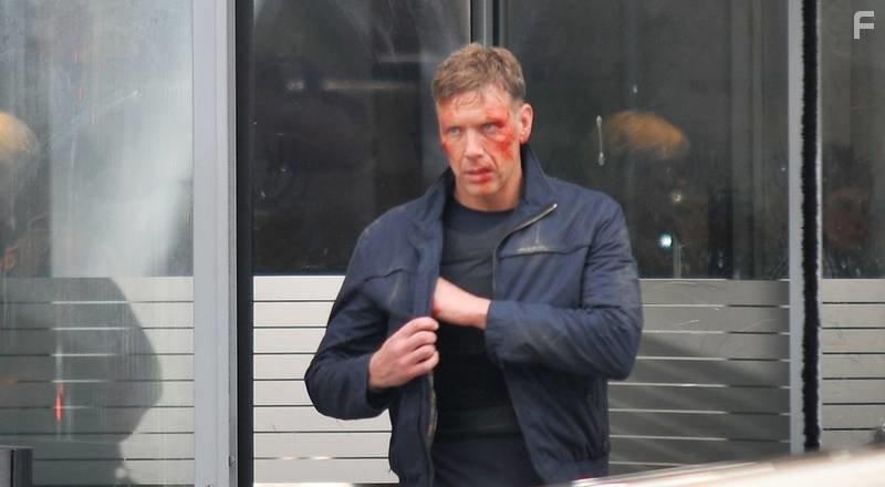 Mikael Persbrandt in Агент Хамилтон: В интересах нации (2012)