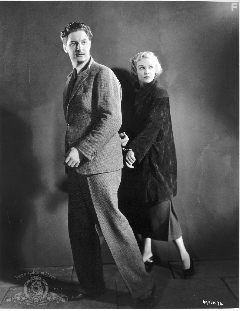 Madeleine Carroll and Robert Donat in 39 cтупеней (1935)