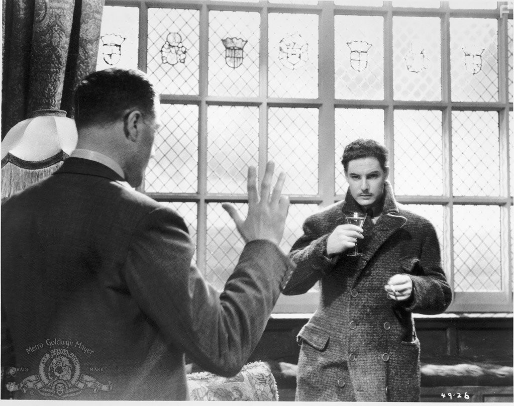 Robert Donat and Godfrey Tearle in 39 cтупеней (1935)