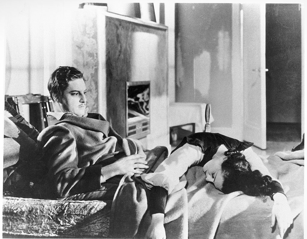 Robert Donat and Lucie Mannheim in 39 cтупеней (1935)