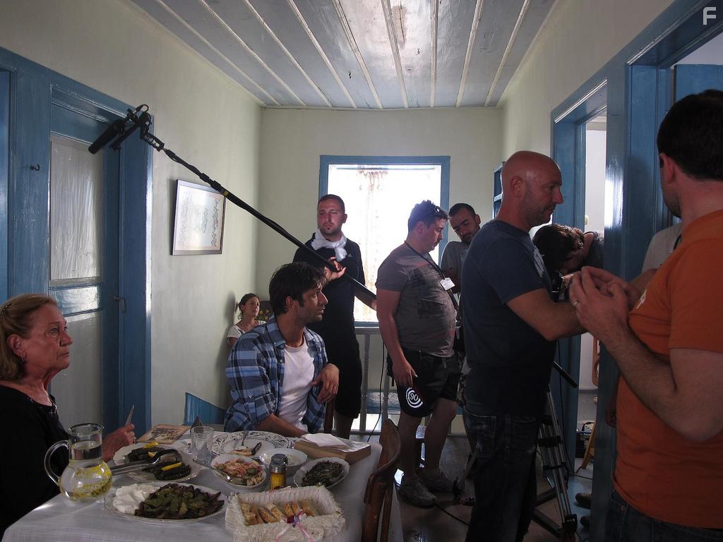 agan Irmak and Ushan akir in Dedemin Insanlari (2011)