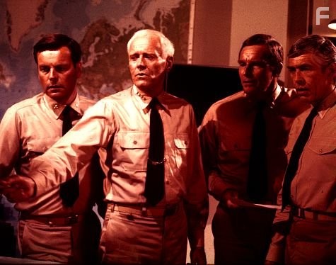 Henry Fonda, Charlton Heston, James Coburn, and Robert Wagner in Мидуэй (1976)
