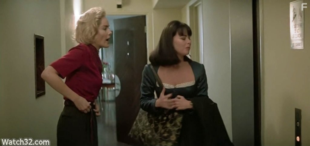 Sharon Stone and Polly Walker in Щепка (1993)