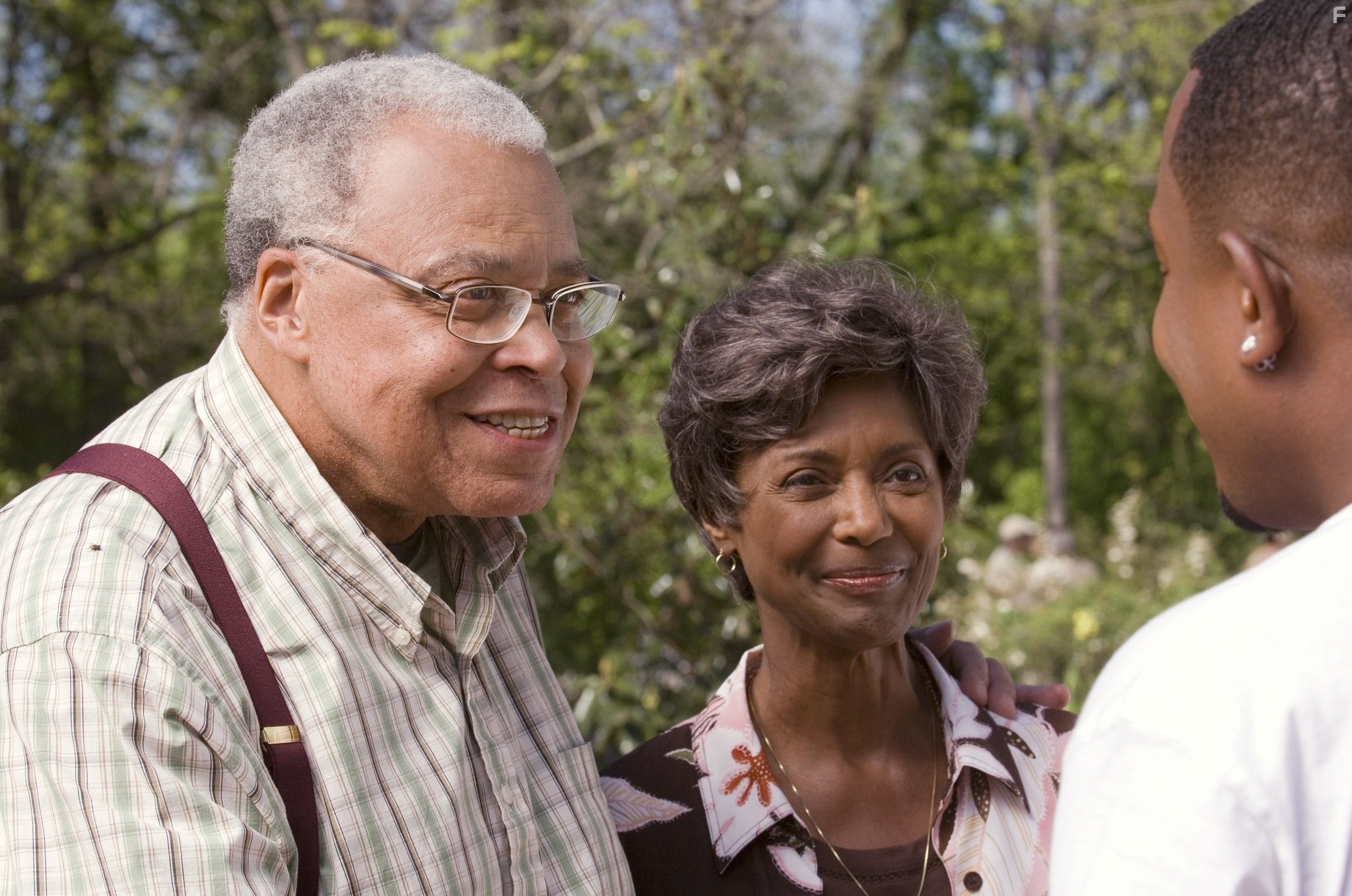 James Earl Jones and Margaret Avery in Добро пожаловать домой, Роско Дженкинс (2008)