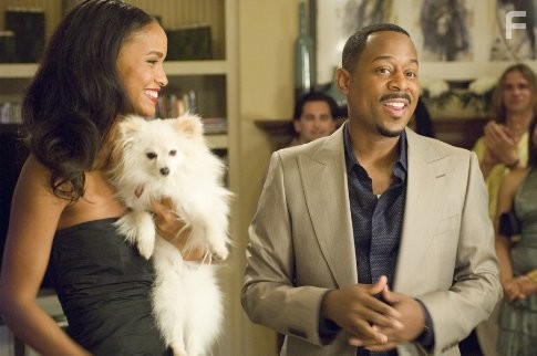 Martin Lawrence and Joy Bryant in Добро пожаловать домой, Роско Дженкинс (2008)