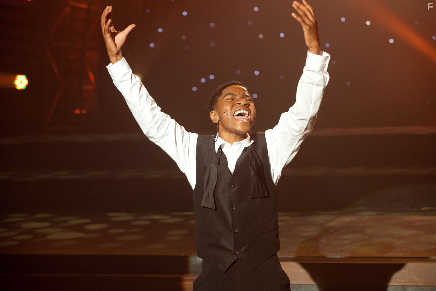 Ivan Kelley Jr. in Радостный шум (2012)