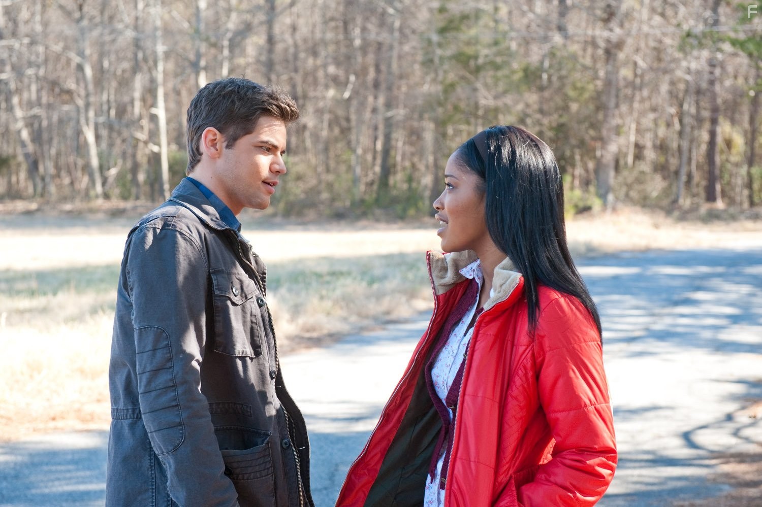 Keke Palmer and Jeremy Jordan in Радостный шум (2012)