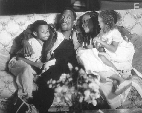 Martin Lawrence, Samaria Graham, Penny Bae Bridges, and Marcus T. Paulk in Нечего терять (1997)