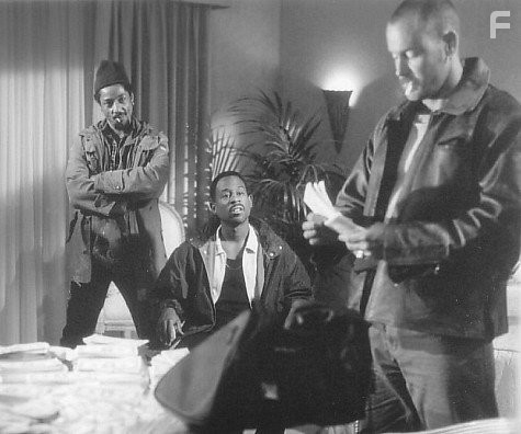 Martin Lawrence, John C. McGinley, and Giancarlo Esposito in Нечего терять (1997)