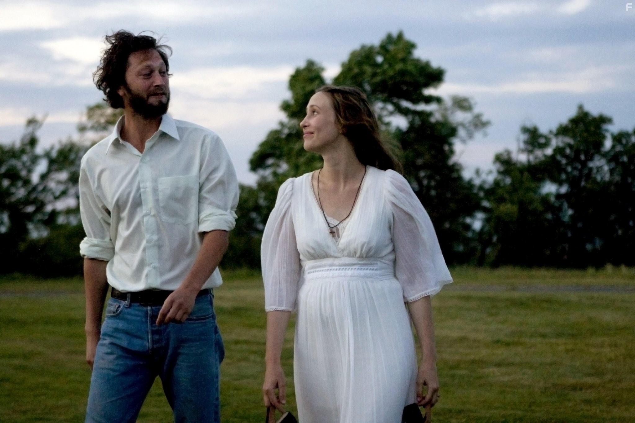 Vera Farmiga and Ebon Moss-Bachrach in Небо и Земля (2011)