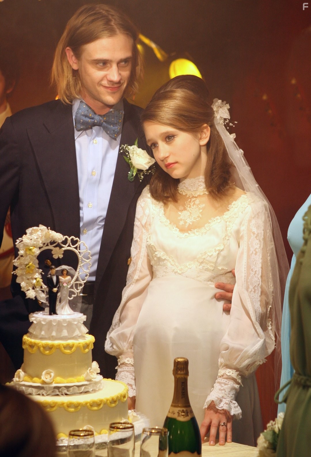 Boyd Holbrook and Taissa Farmiga in Небо и Земля (2011)