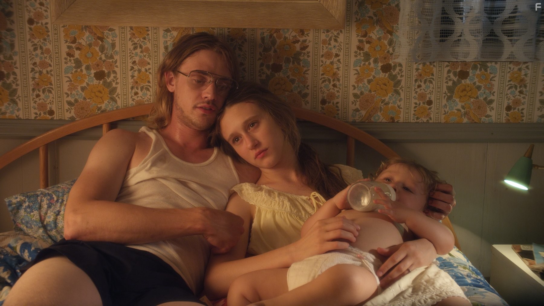 Boyd Holbrook and Taissa Farmiga in Небо и Земля (2011)