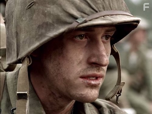 Joseph Mazzello in Тихий океан (2010)