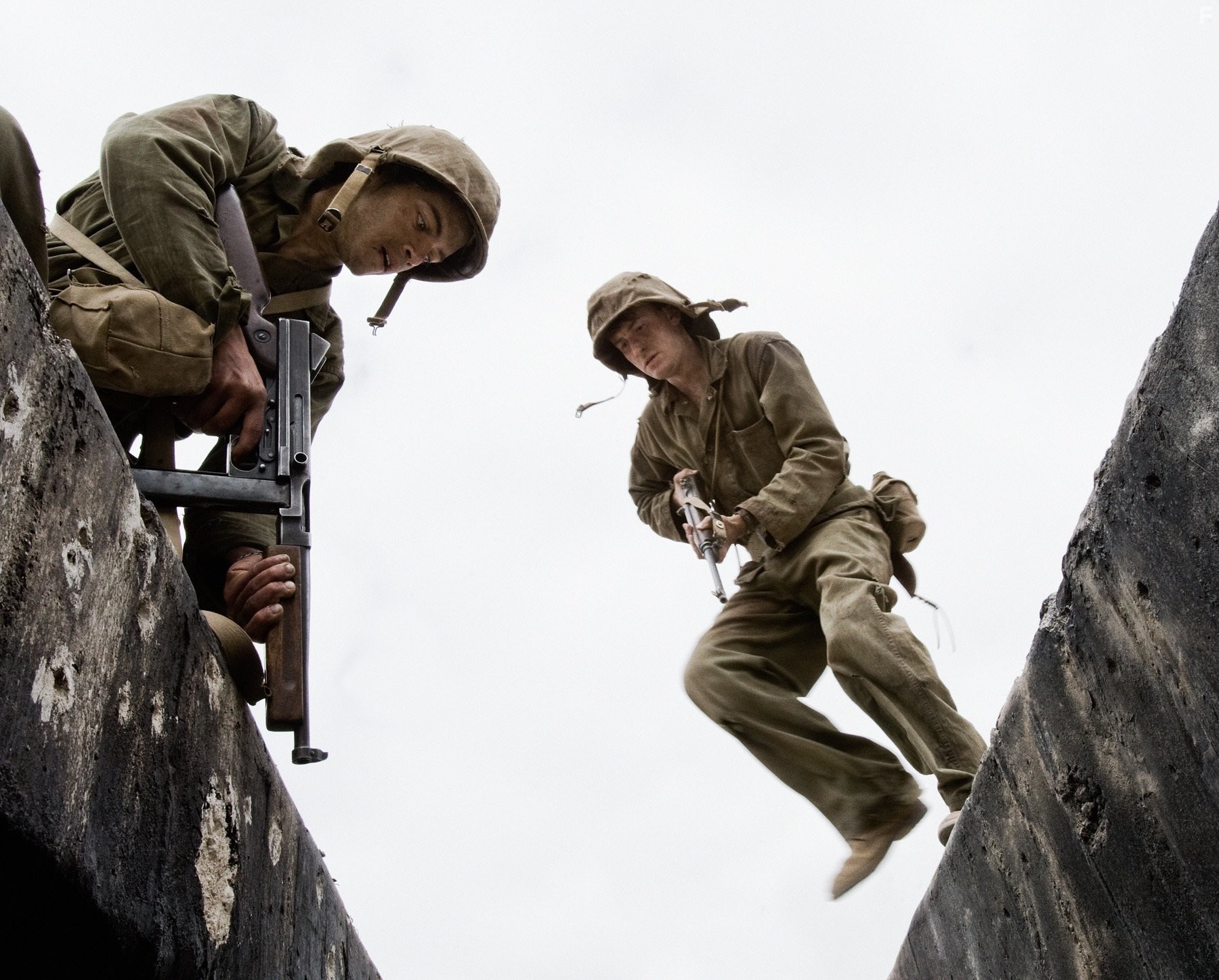 Joseph Mazzello and Rami Malek in Тихий океан (2010)