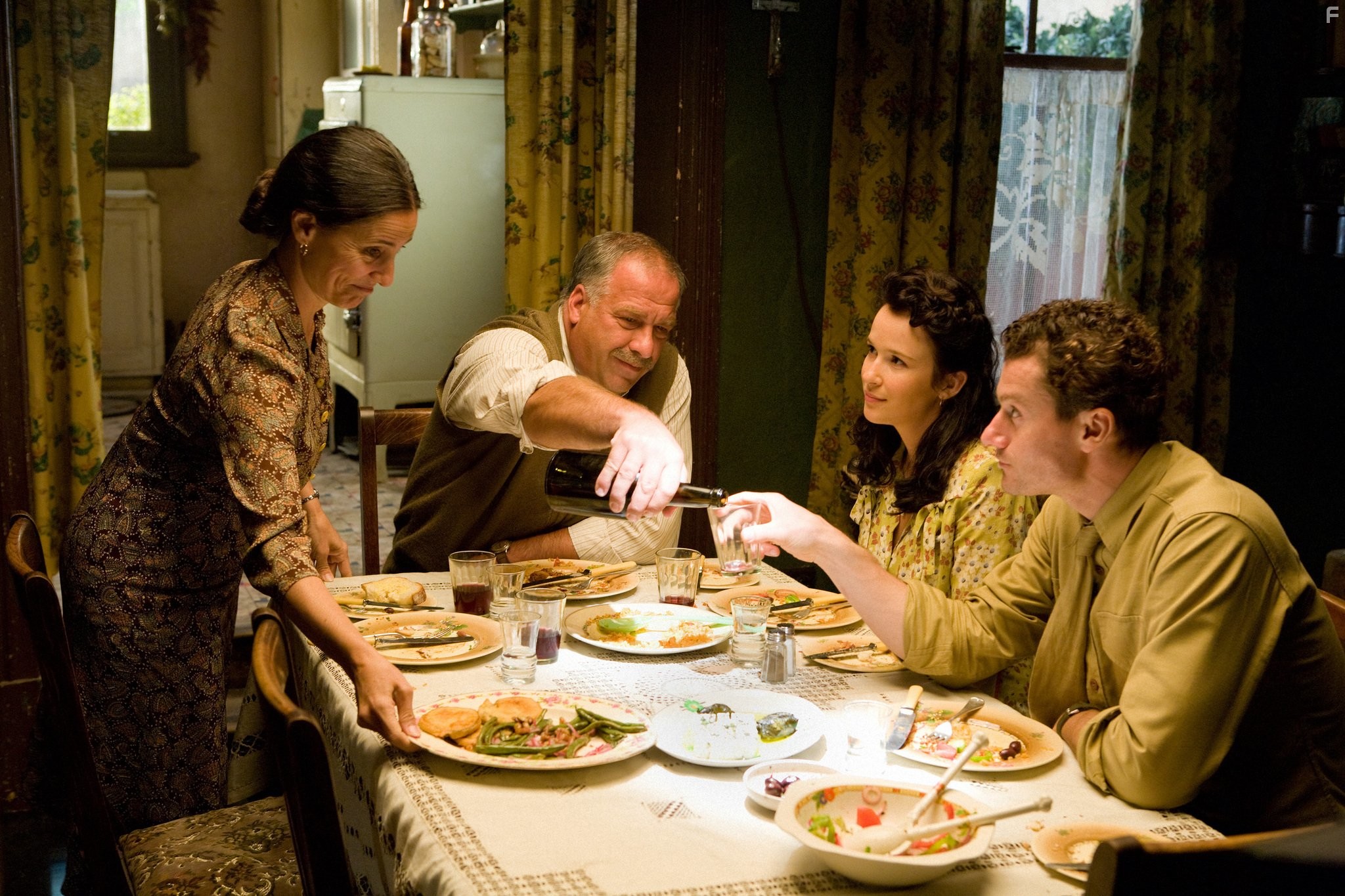 James Badge Dale and Claire van der Boom in Тихий океан (2010)