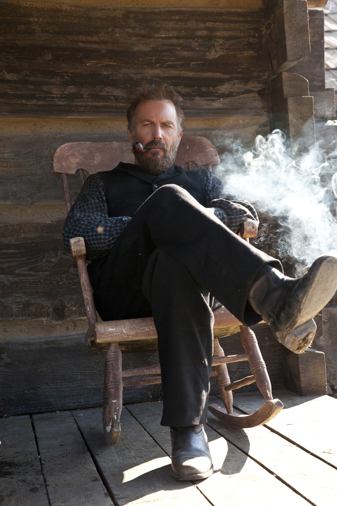 Kevin Costner in Хэтфилды и МакКои (2012)