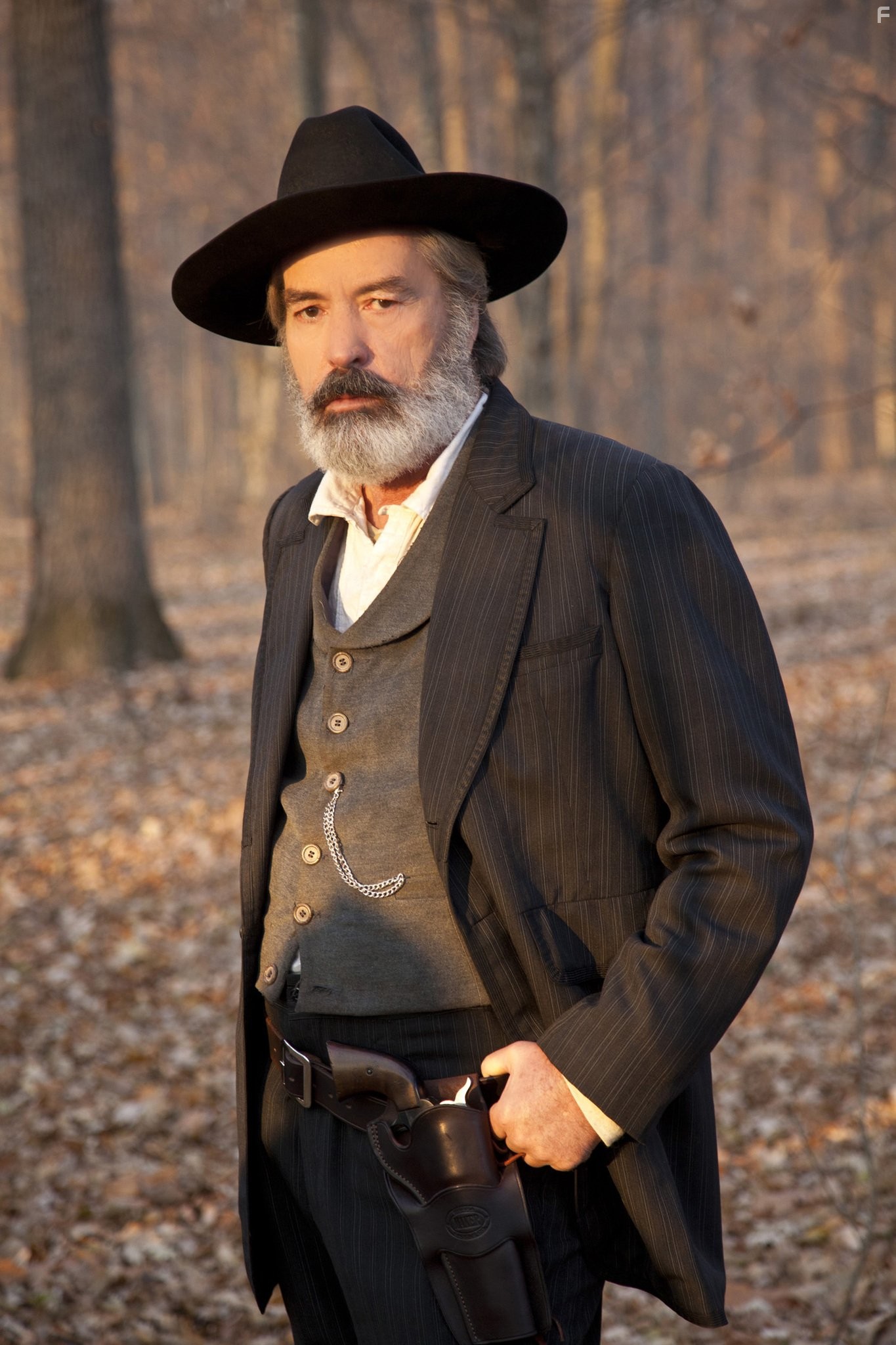 Powers Boothe in Хэтфилды и МакКои (2012)