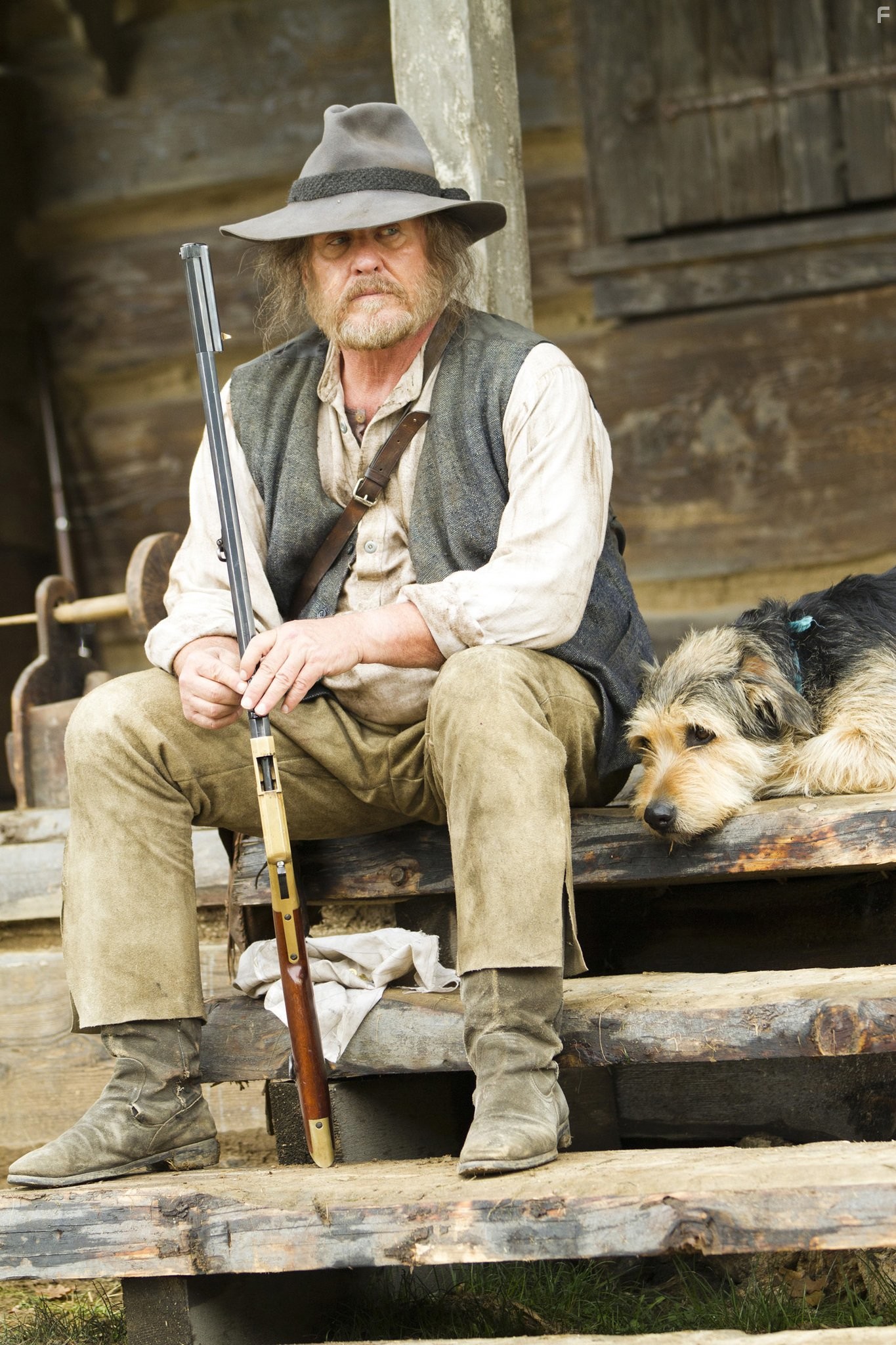 Tom Berenger in Хэтфилды и МакКои (2012)