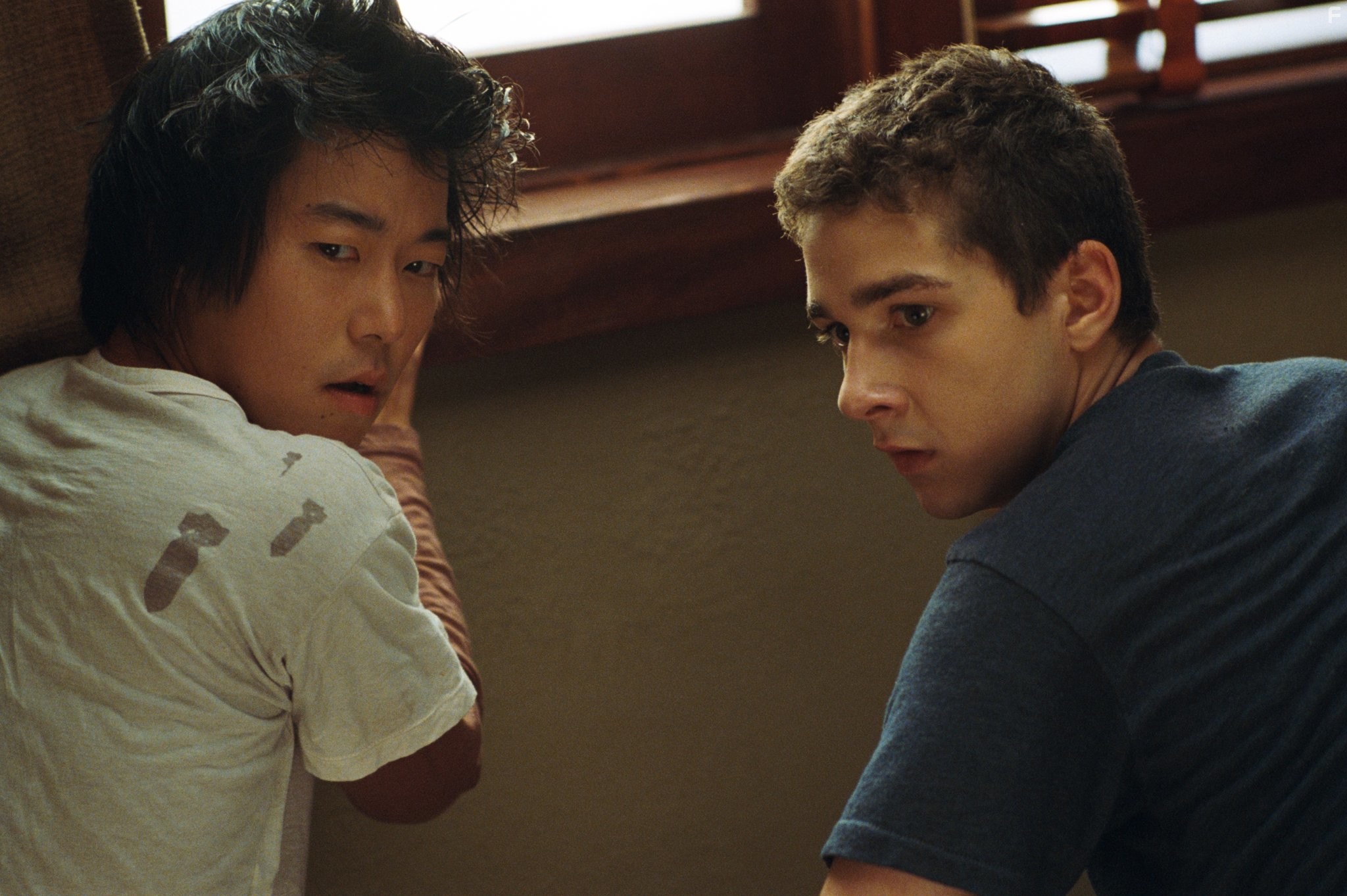 Shia LaBeouf and Aaron Yoo in Паранойя (2007)