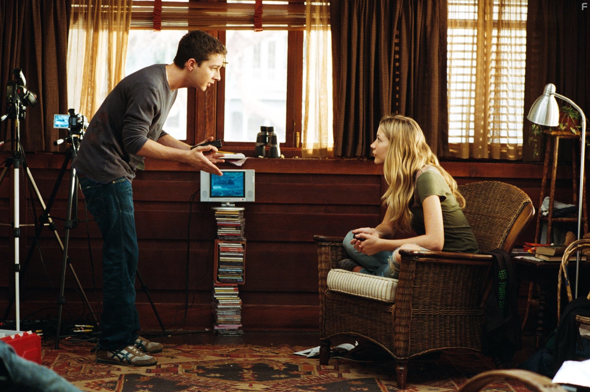 Shia LaBeouf and Sarah Roemer in Паранойя (2007)