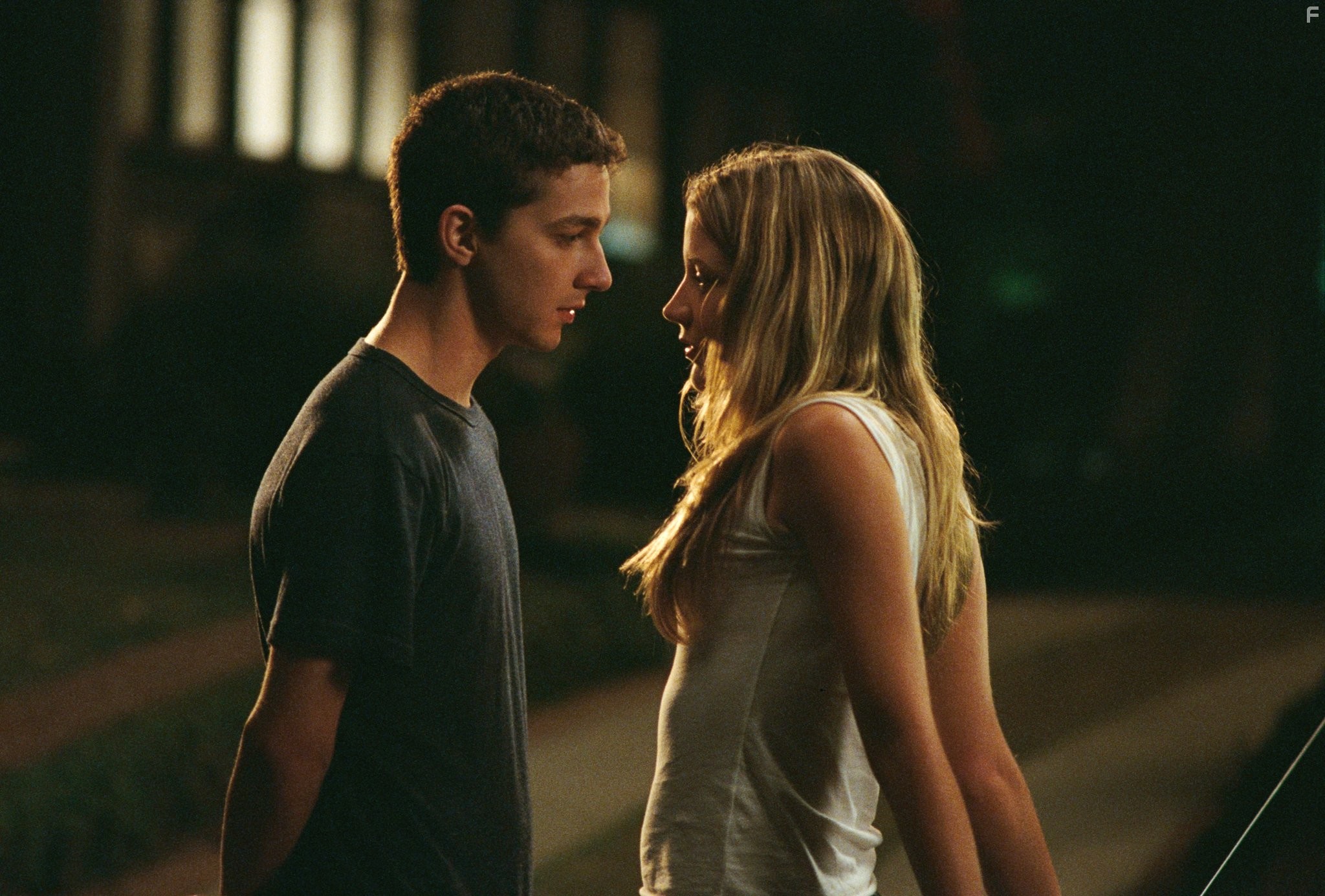 Shia LaBeouf and Sarah Roemer in Паранойя (2007)