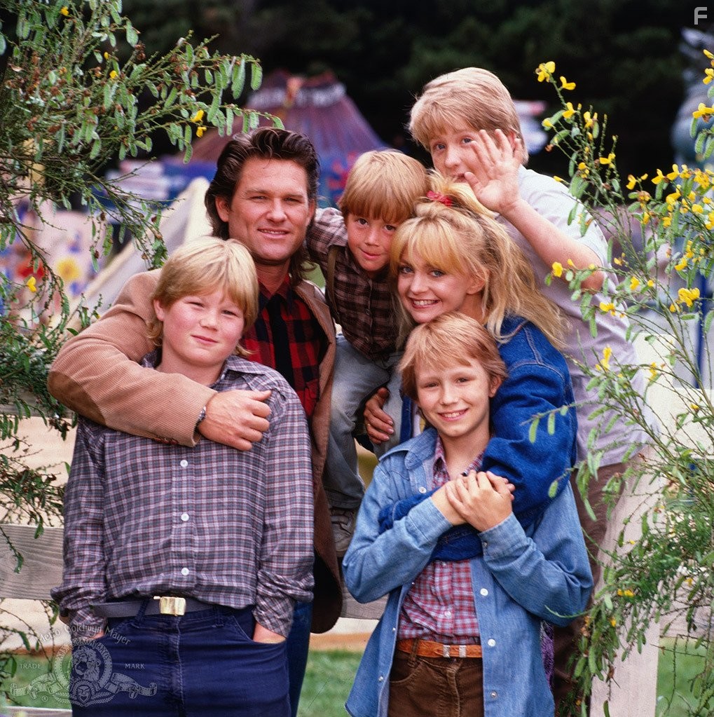 Goldie Hawn, Kurt Russell, Brian Price, Jared Rushton, Jamie Wild, and Jeffrey Wiseman in За бортом (1987)