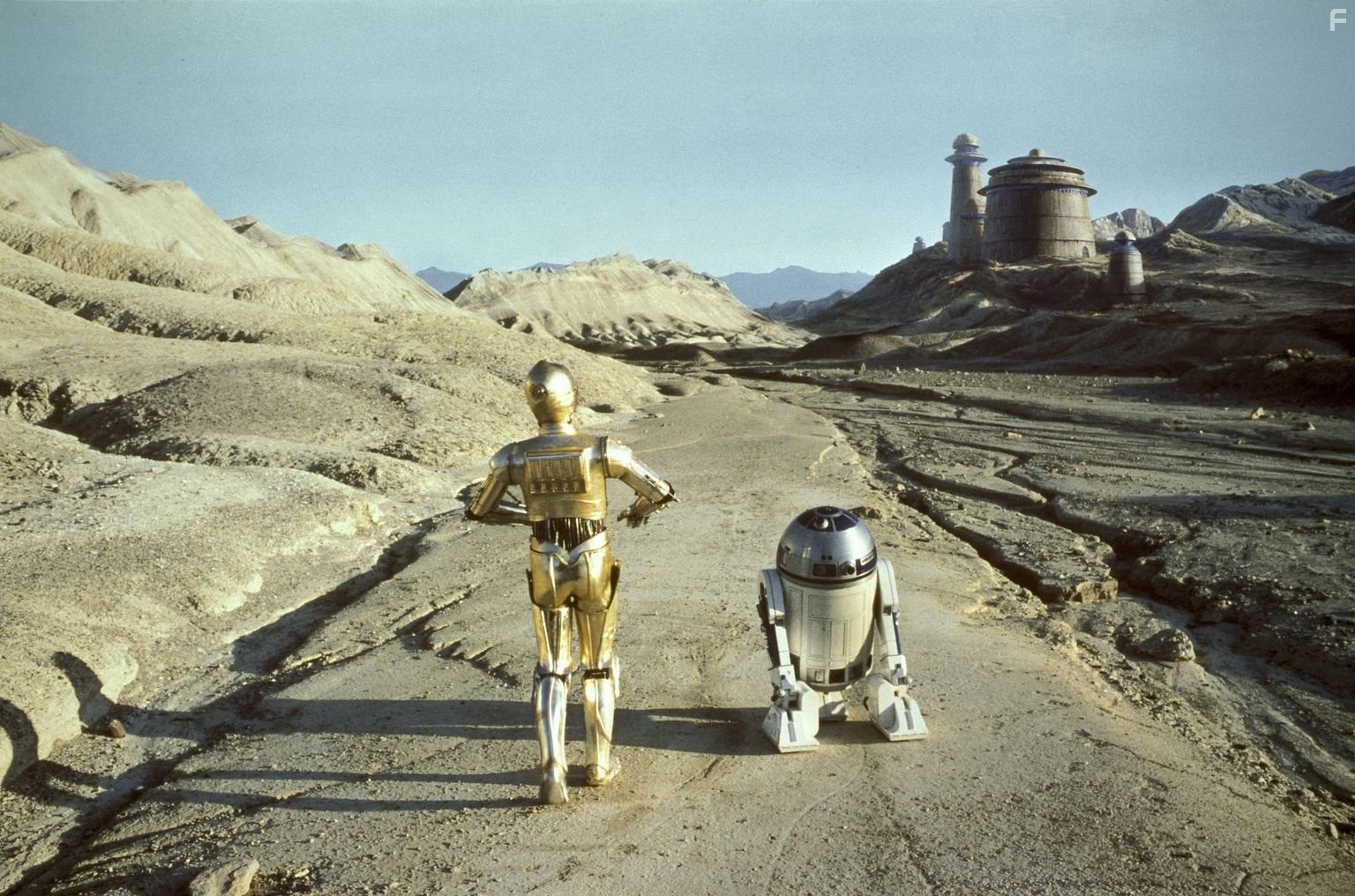 Anthony Daniels and Kenny Baker in Звёздные войны. Эпизод 6: Возвращение Джедая (1983)