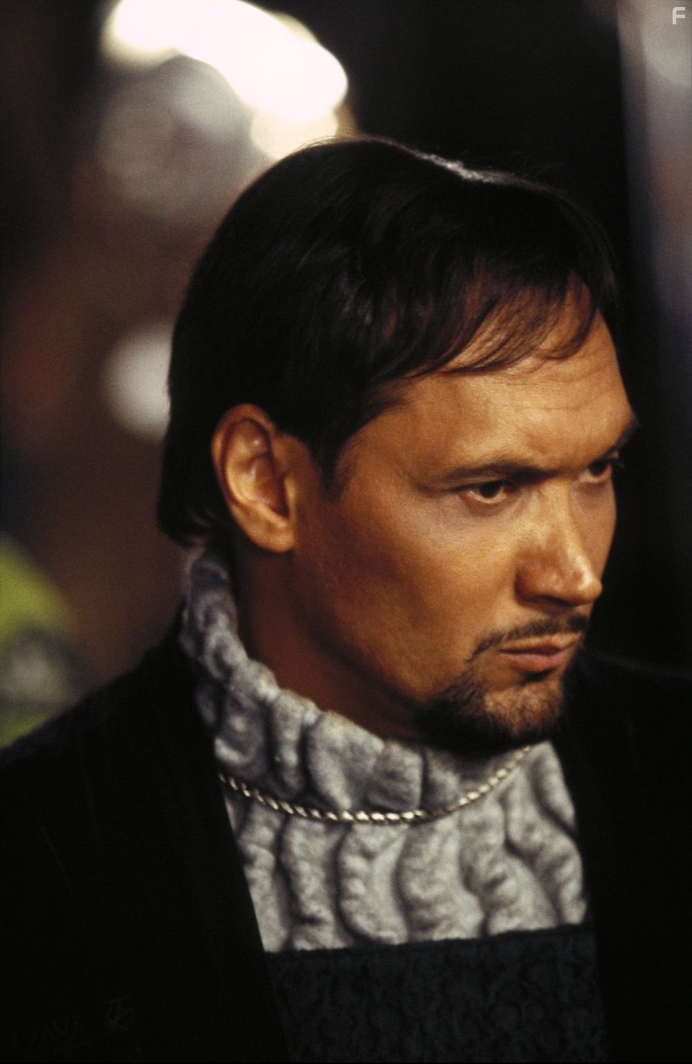 Jimmy Smits in Звёздные войны. Эпизод 2: Атака клонов (2002)