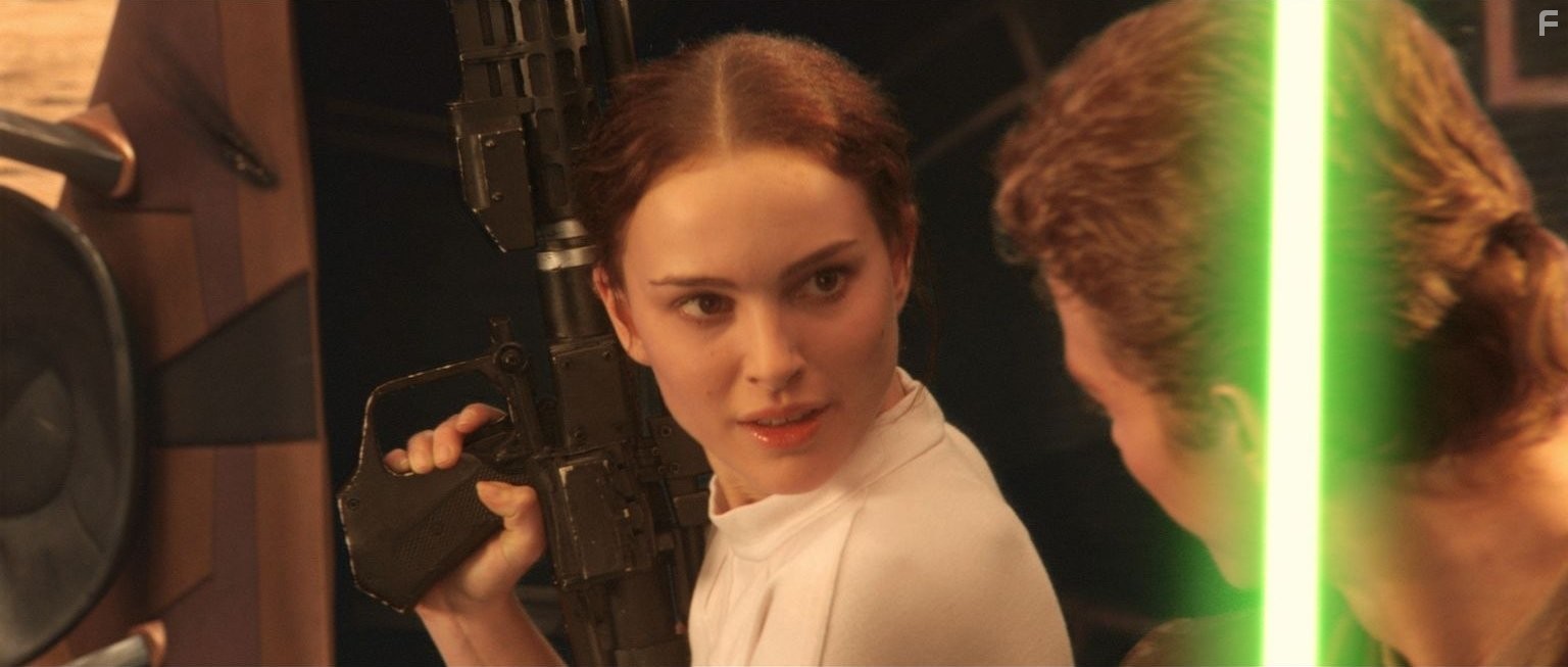 Natalie Portman and Hayden Christensen in Звёздные войны. Эпизод 2: Атака клонов (2002)