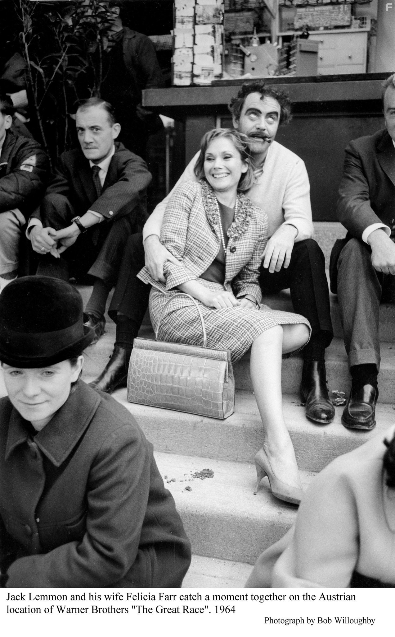 "Great Race, The" Jack Lemmon with wife Felicia Farr on location, behind the scenes. Photo taken in 1964 / Warner Bros.