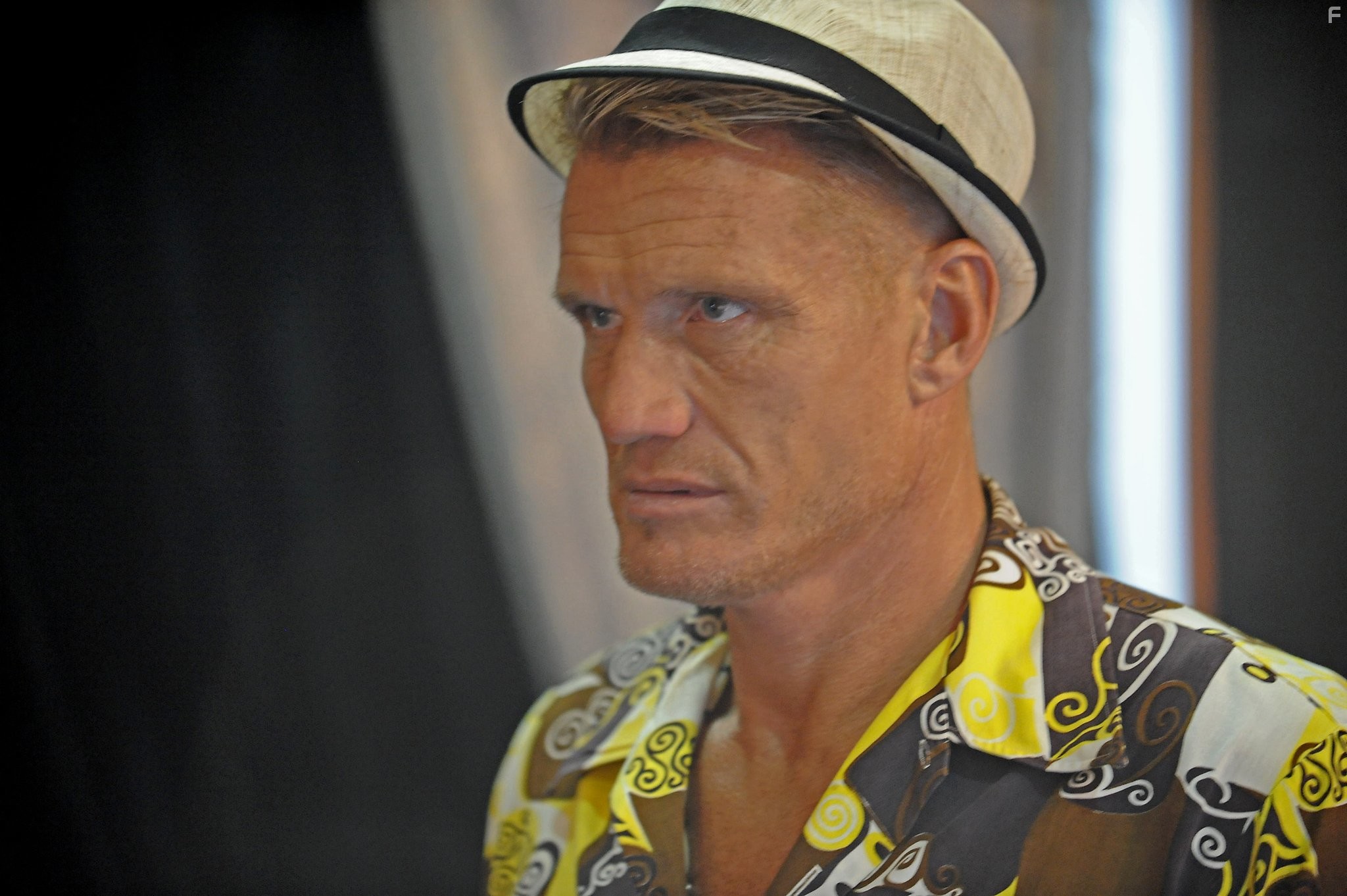 Dolph Lundgren in Узник (2012)
