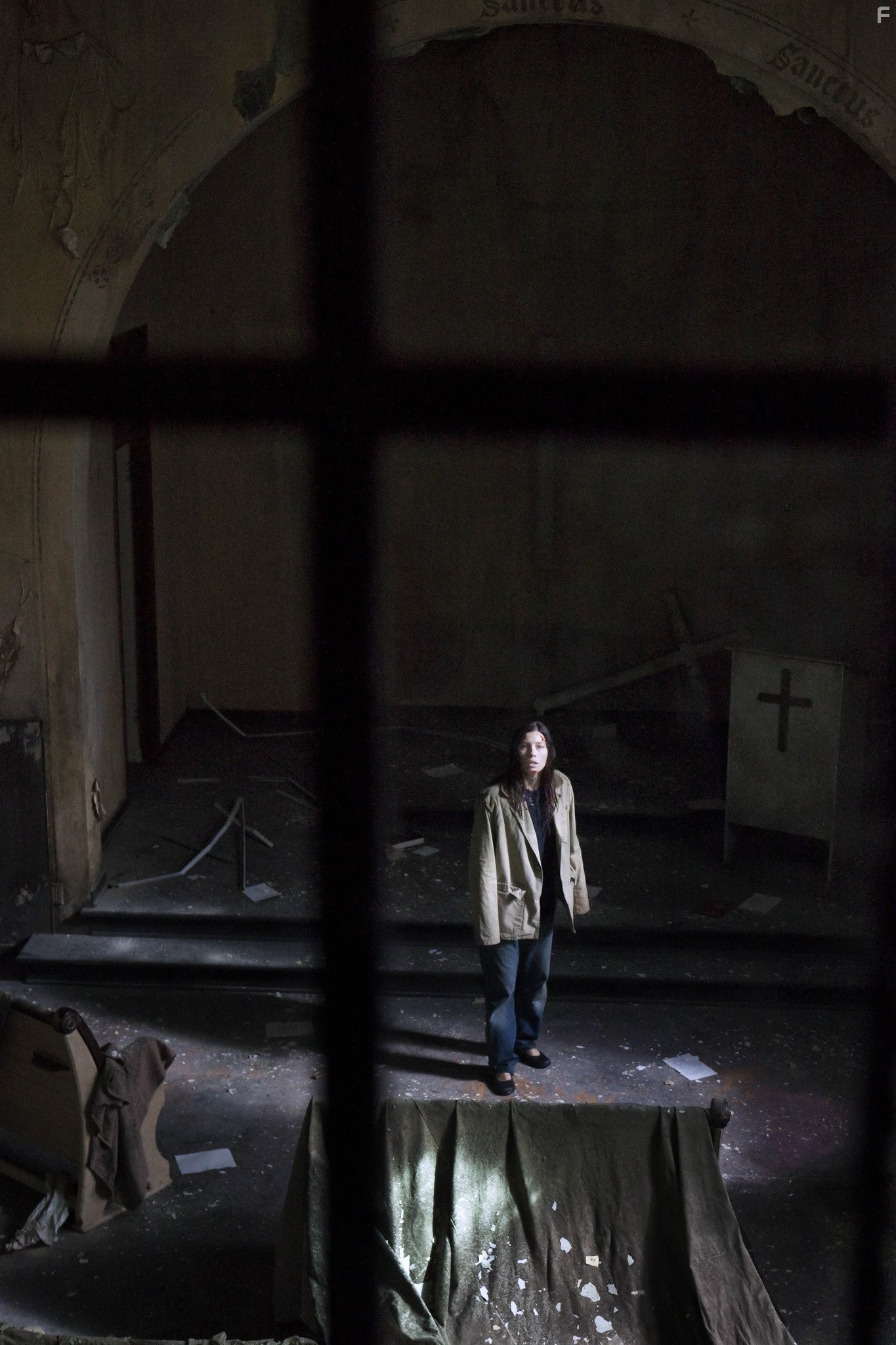 Jessica Biel in Вeрзила (2012)