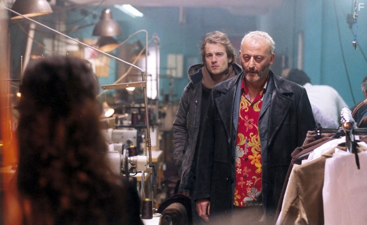 Jean Reno and Jocelyn Quivrin in Империя волков (2005)