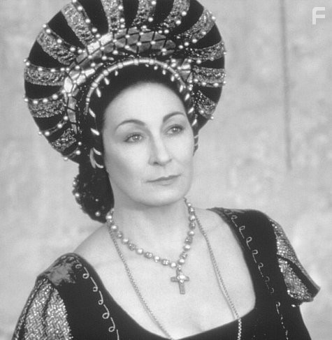 Anjelica Huston in История вечной любви (1998)