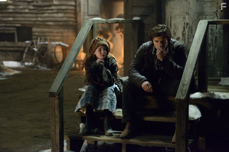 Tom Weston-Jones and Kiara Glasco in Легавый (2012)