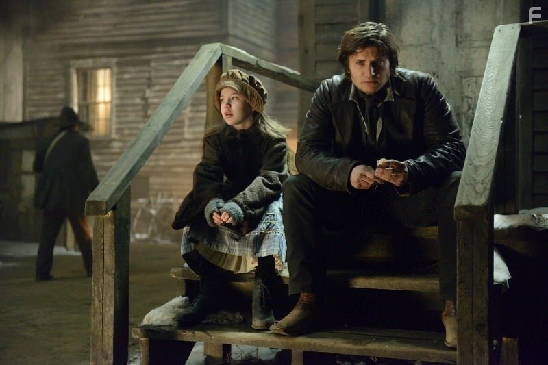 Tom Weston-Jones and Kiara Glasco in Легавый (2012)