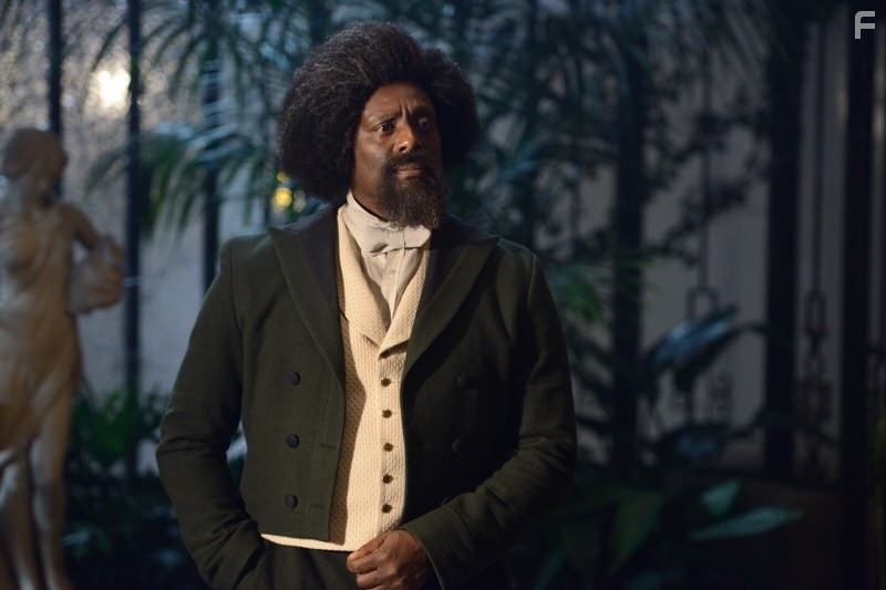 Eamonn Walker in Легавый (2012)