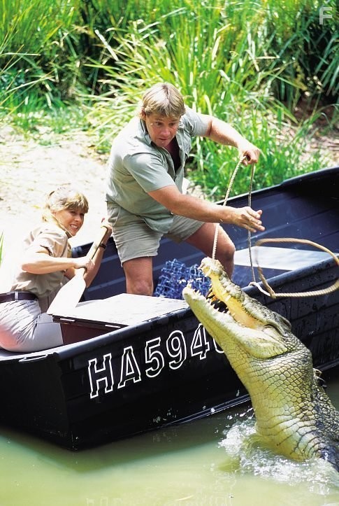Steve Irwin and Terri Irwin in Охотник на крокодилов: Схватка (2002)