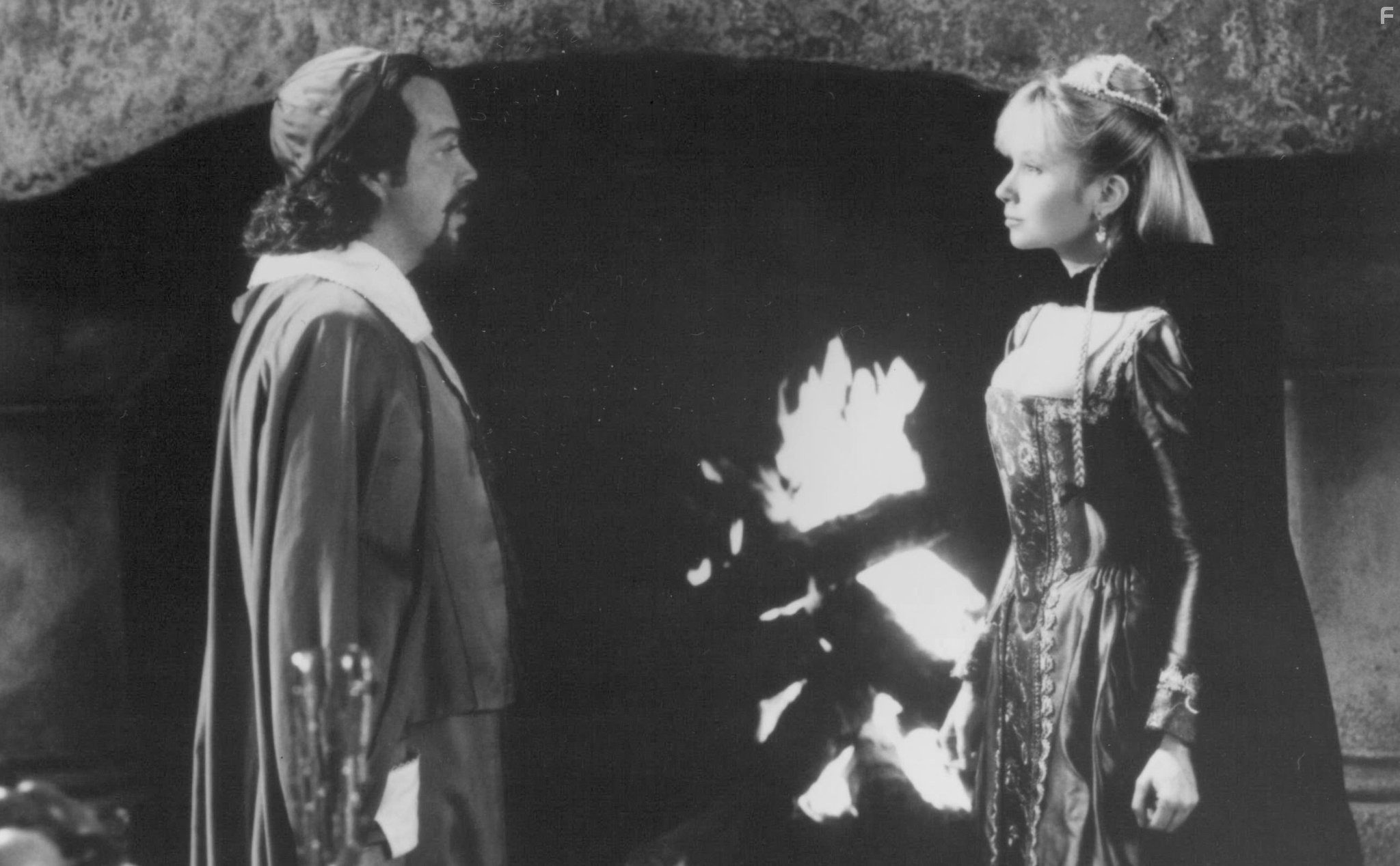 Tim Curry and Rebecca De Mornay in Три мушкетера (1993)